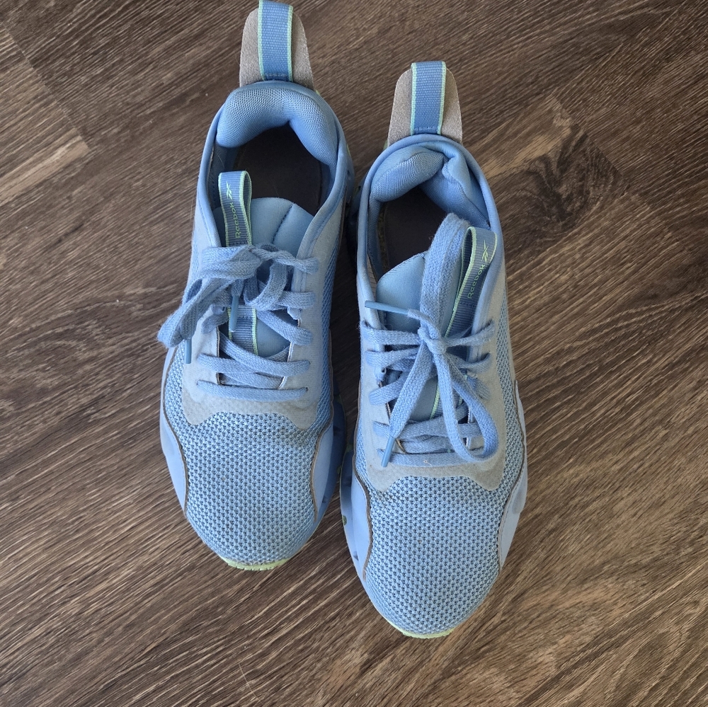 Womens 9.5 Reebok Running Shoe